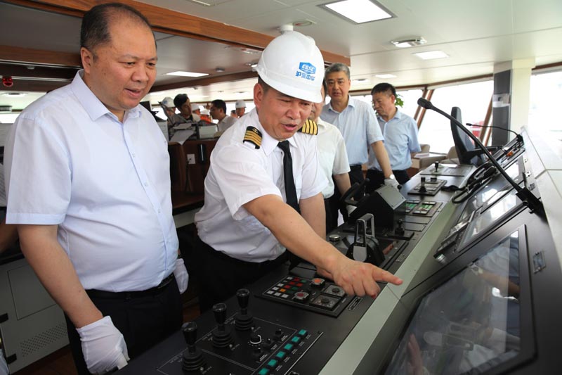 我國最大兩艘海洋漁業綜合科學調查船正式交付使用
